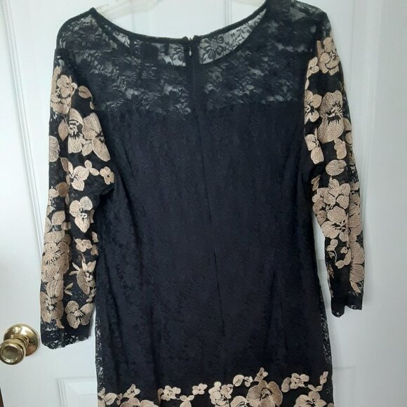 Midnight Velvet Black Dress  w/Gold Lace sleeves & bottom Size 12 - Picture 3 of 5